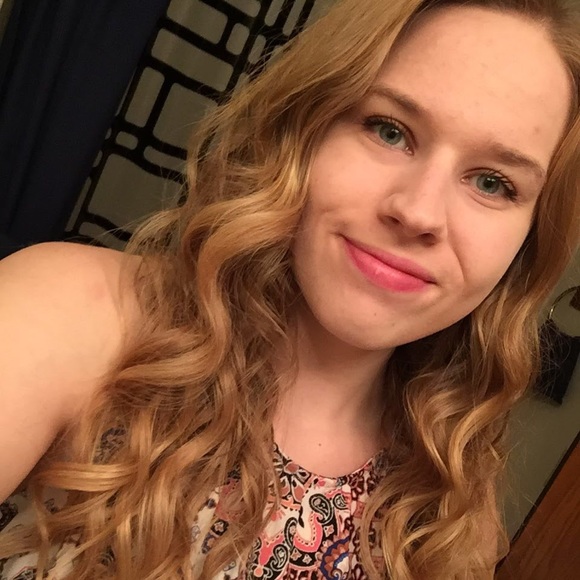 Meet your Posher, Kaitlyn - Picture 3 of 5